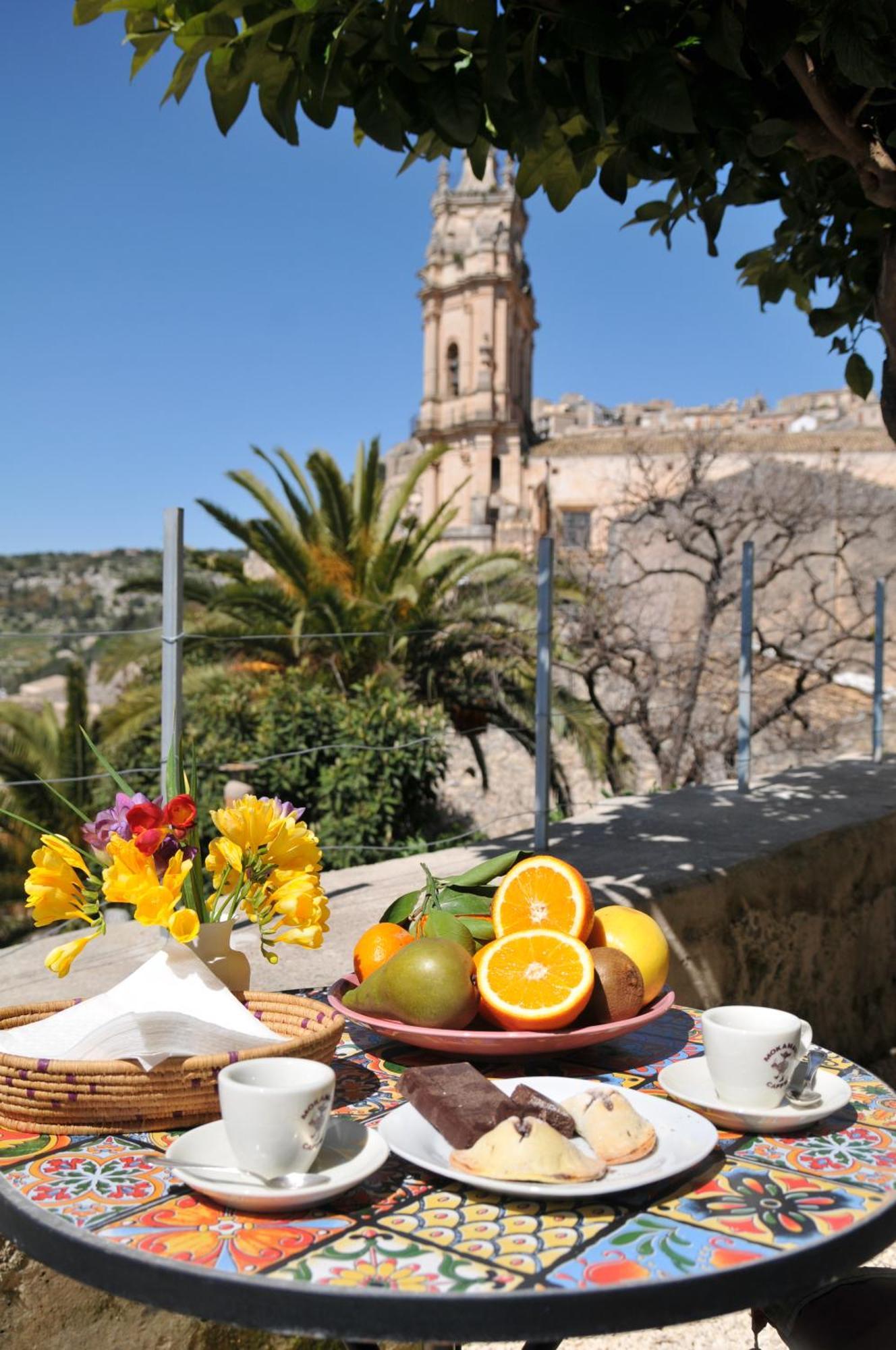 Bed and Breakfast Casa Sipione Papa Модика Экстерьер фото