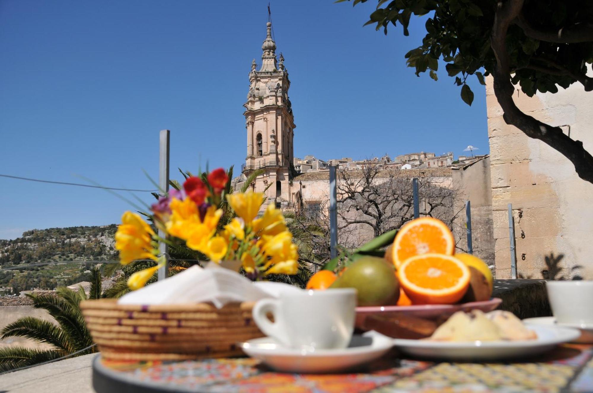 Bed and Breakfast Casa Sipione Papa Модика Экстерьер фото