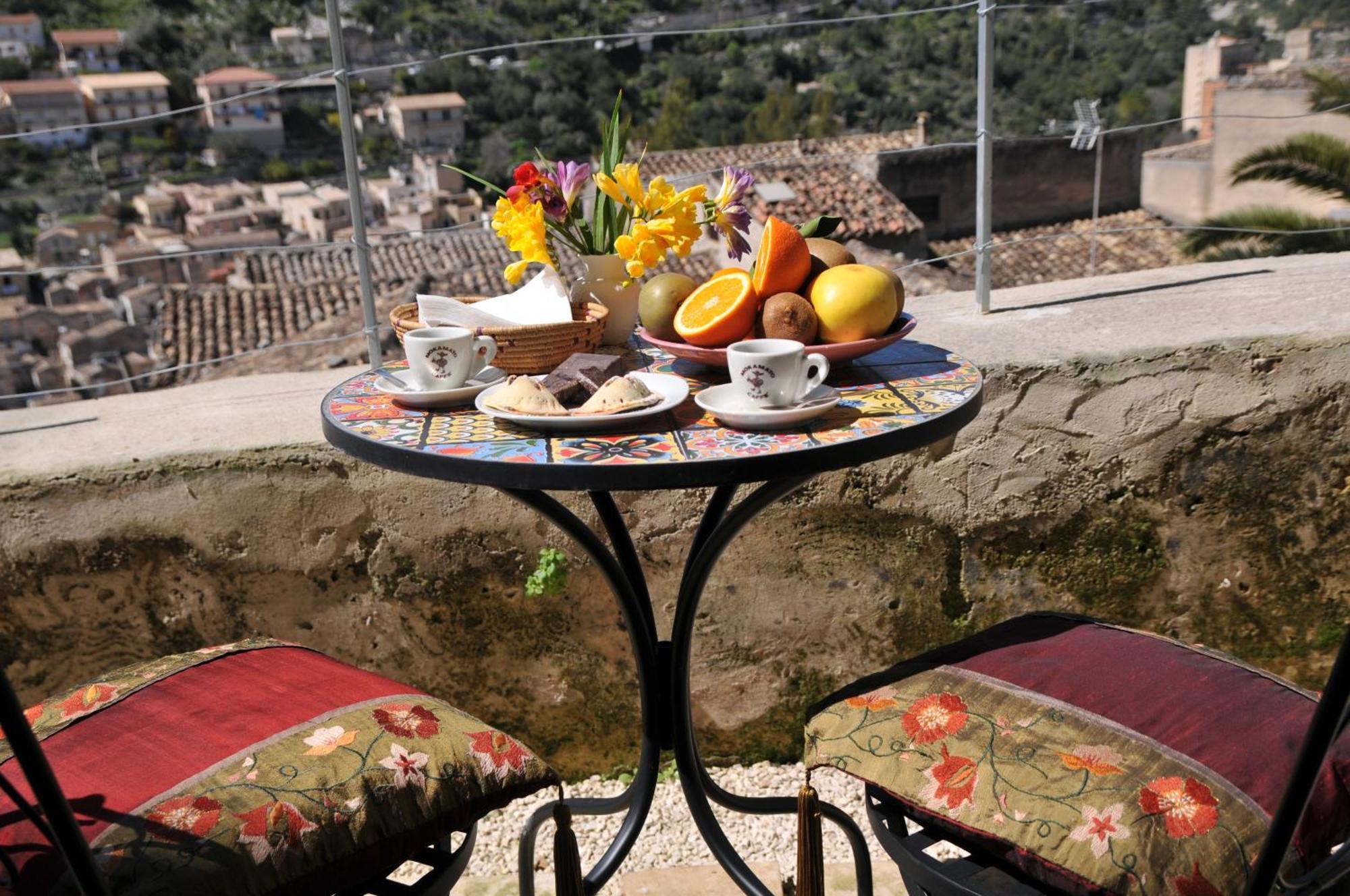 Bed and Breakfast Casa Sipione Papa Модика Экстерьер фото