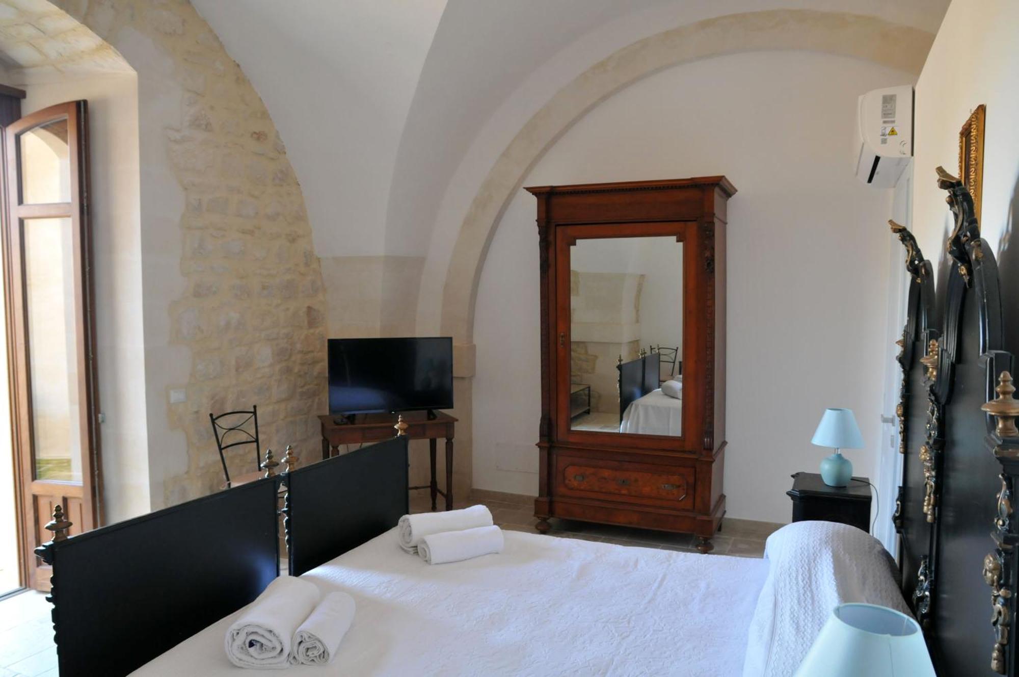 Bed and Breakfast Casa Sipione Papa Модика Экстерьер фото